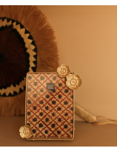 CADRE À POSER FORMAT PORTRAIT - DOING GOODS