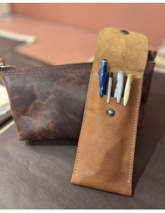 ETUI À STYLOS TROTTEUR EN CUIR - LAMALI 