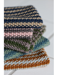 ESSUIE MAIN EN TRICOT- IB LAURSEN