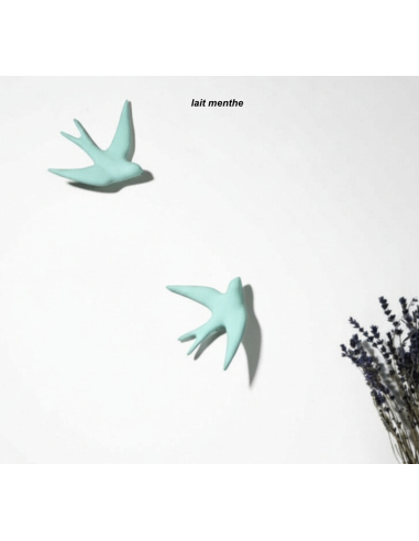 VOLAGE - MONOCHROMIC