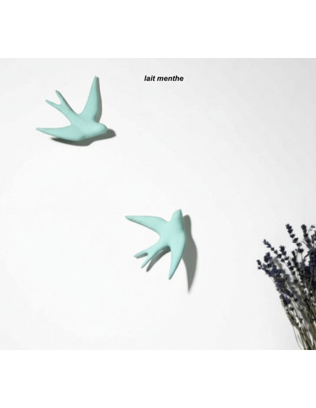 VOLAGE - MONOCHROMIC