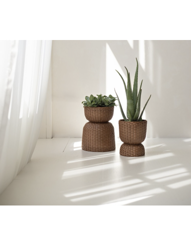 CACHE POT TWIST- HANDED BY